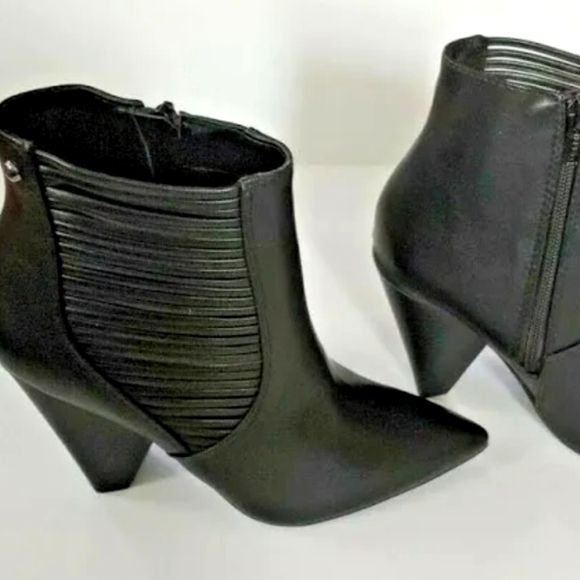 2fer VERA WANG (Simply) Black Leather Ankle Boots And Vintage Franco Sarto - Picture 1 of 13